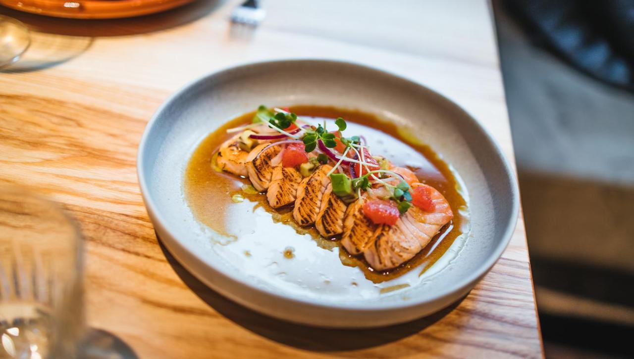 Roomers, Frankfurt, A Member Of Design Hotels Frankfurt nad Menem Zewnętrze zdjęcie Salmon