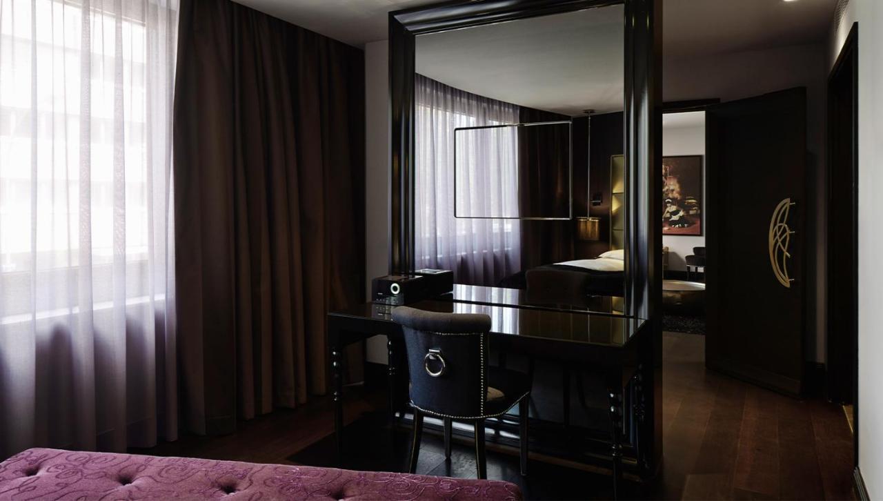 Roomers, Frankfurt, A Member Of Design Hotels Frankfurt nad Menem Zewnętrze zdjęcie A room at the hotel