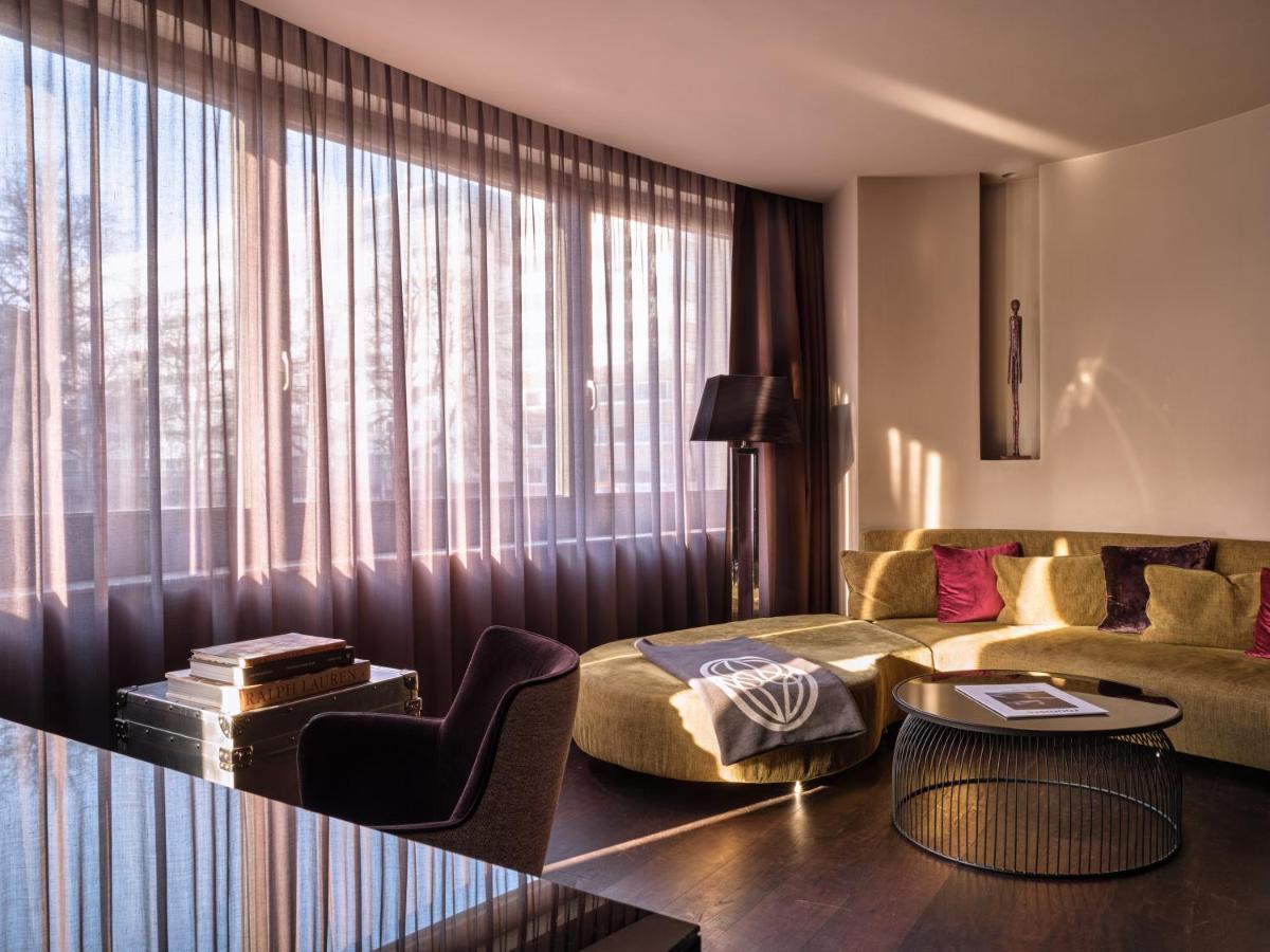 Roomers, Frankfurt, A Member Of Design Hotels Frankfurt nad Menem Zewnętrze zdjęcie A suite at the Mandarin Oriental, Munich