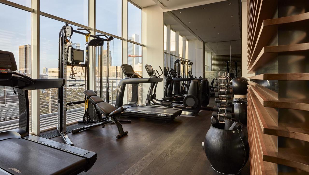 Roomers, Frankfurt, A Member Of Design Hotels Frankfurt nad Menem Zewnętrze zdjęcie The gym at The Standard London